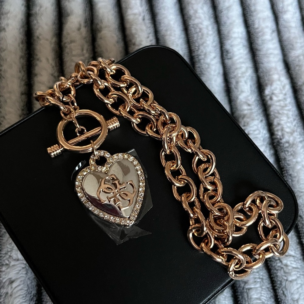 Guess necklace (NEVER WORN)
